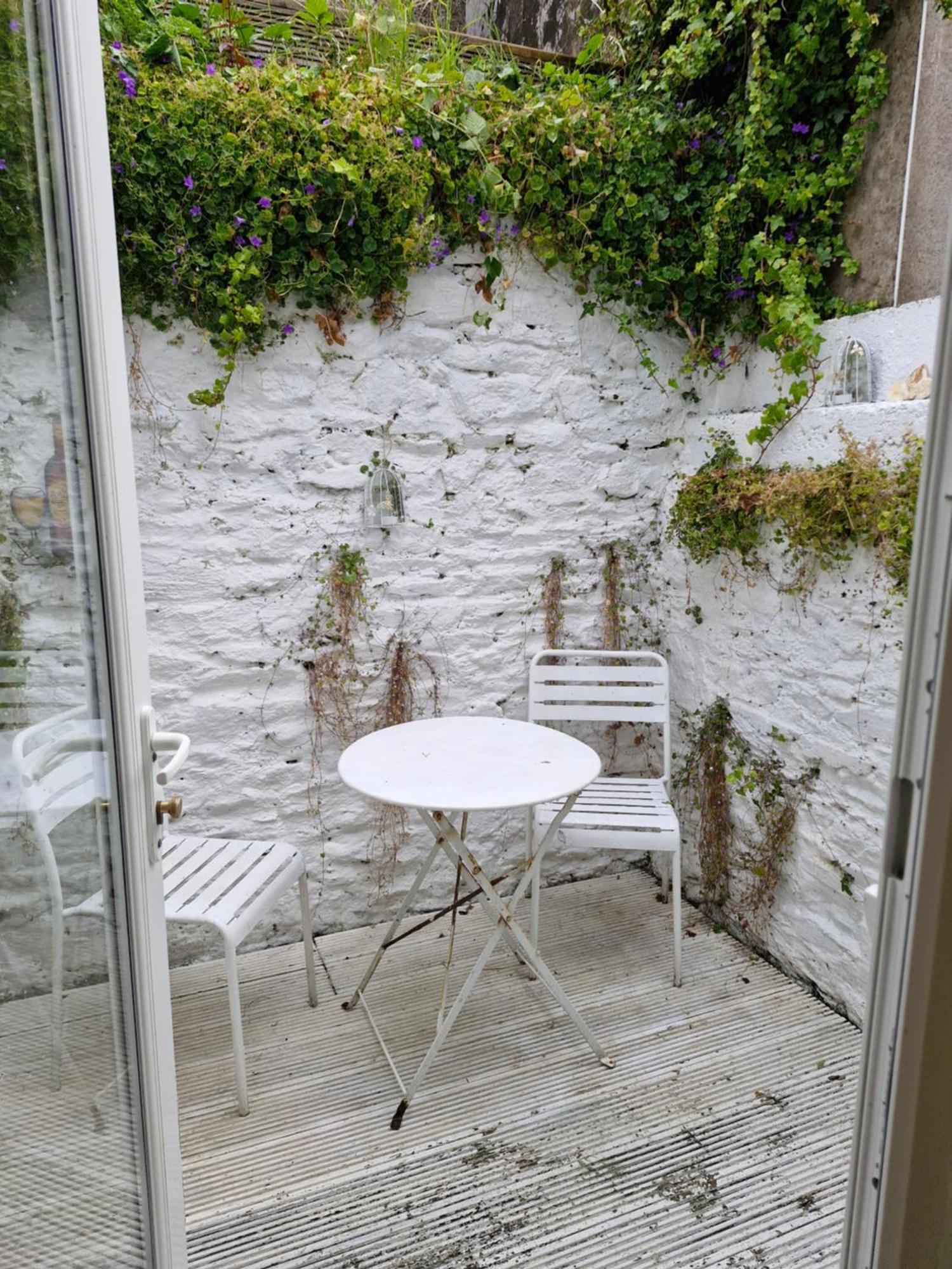 Model Cottages Cork Exterior photo